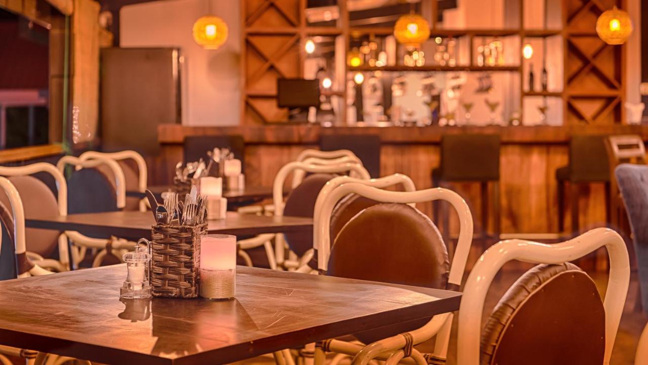 Spice Ella Hotel Luaran gambar